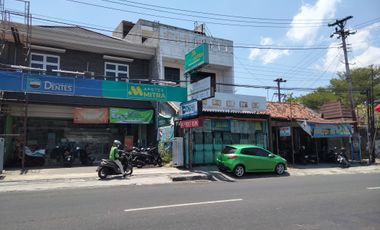 Ruko Bagus 3 lantai Jogja Jl Bantul Utara kampus Merdeka UT Lt 112 m²