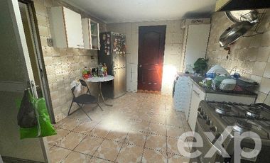 Casa en Venta en sebastopol con leon tolstoi