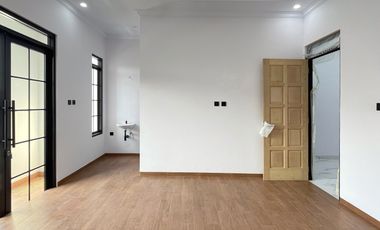 RUMAH BARU MEWAH DALAM TOWNHOUSE ELITE DI JAGAKARSA RAYA