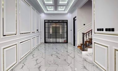 RUMAH BARU MEWAH DALAM TOWNHOUSE ELITE DI JAGAKARSA RAYA