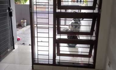 Rumah Taman Holis Indah 2 Minimalis Nyaman dan Siap Huni