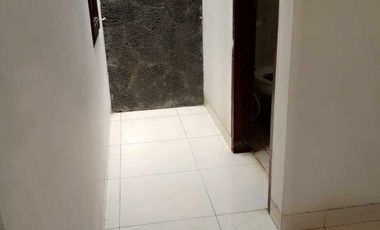 Rumah Taman Holis Indah 2 Minimalis Nyaman dan Siap Huni