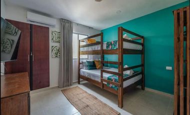 Villa de 3 niveles, 3 recamaras, a 1 cuadra del mar de Chicxulub Pto. Ideal para rentas vacacionales