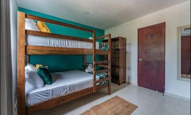 Villa de 3 niveles, 3 recamaras, a 1 cuadra del mar de Chicxulub Pto. Ideal para rentas vacacionales