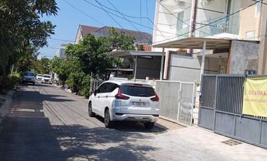 Dijual Rumah 2Lantai Lokasi Strategis Dekat Kampus ITS Unair Mulyosari.