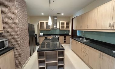 Apartement The Pakubuwono Residence 3 Br Bagus Full Furnished