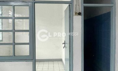 Murah Sewa Rumah 2 Lantai di Duri Kosambi Baru 4 Kamar Tidur