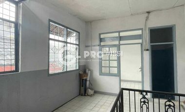 Murah Sewa Rumah 2 Lantai di Duri Kosambi Baru 4 Kamar Tidur