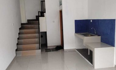 Disewakan bulanan rumah 2lantai cempaka putih