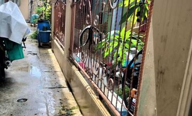 Disewakan bulanan rumah 2lantai cempaka putih