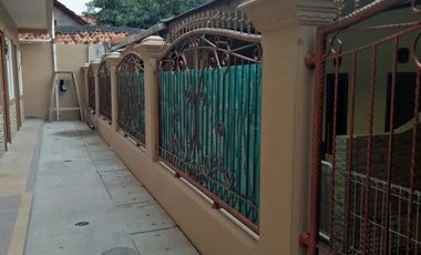 Disewakan bulanan rumah 2lantai cempaka putih