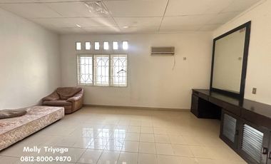 Disewakan Rumah Komplek Gudang Peluru, Jakarta SElatan