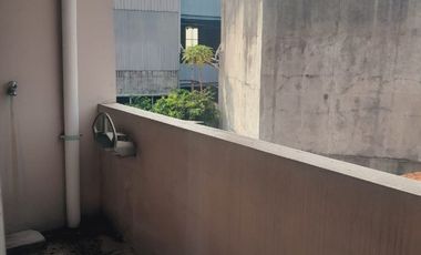 Dijual Cepat Tempat Usaha 3 Lantai di Jalan Raya Serpong