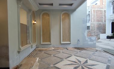 Rumah American Modern Clasic Dalam TownHouse Jagakarsa Jakarta Selata