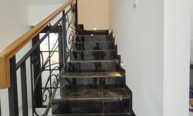 Rumah American Modern Clasic Dalam TownHouse Jagakarsa Jakarta Selata