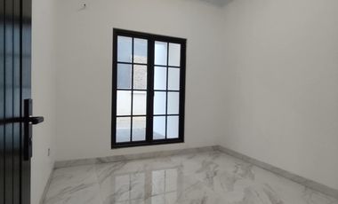 Rumah American Modern Clasic Dalam TownHouse Jagakarsa Jakarta Selata