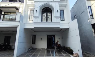 Rumah 2 lantai + rooftop dalam cluster diJagakarsa Jakarta Selatan