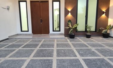 Rumah 2 lantai + rooftop dalam cluster diJagakarsa Jakarta Selatan