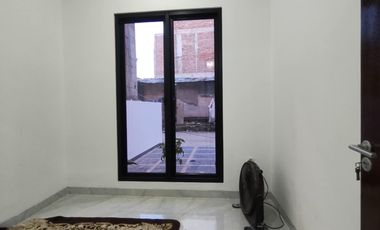 Rumah 2 lantai + rooftop dalam cluster diJagakarsa Jakarta Selatan