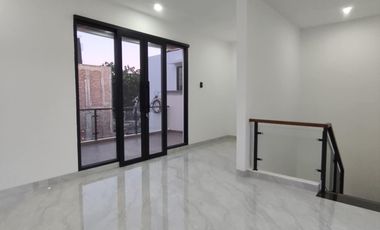 Rumah 2 lantai + rooftop dalam cluster diJagakarsa Jakarta Selatan