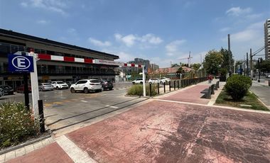 Local Comercial en Arriendo en Walker Martinez con La Concepción