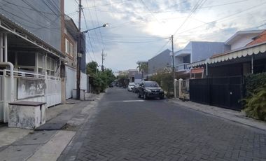 RUMAH HITUNG TANAH 1 MENIT DARI UNAIR DR SUTOMO RAYA KERTAJAYA SURABAY