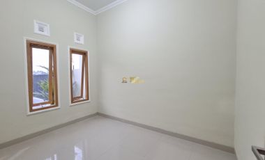 RUMAH MURAH, SIAP HUNI, ALL IN DEKAT PEREMPATAN TAJEM MAGUWOHARJO