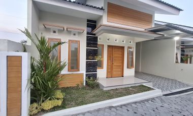 RUMAH MURAH, SIAP HUNI, ALL IN DEKAT PEREMPATAN TAJEM MAGUWOHARJO