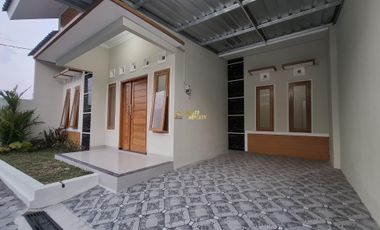 RUMAH MURAH, SIAP HUNI, ALL IN DEKAT PEREMPATAN TAJEM MAGUWOHARJO
