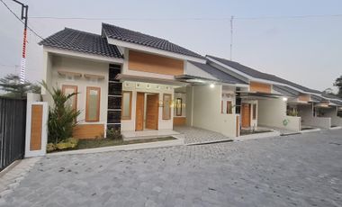 RUMAH MURAH, SIAP HUNI, ALL IN DEKAT PEREMPATAN TAJEM MAGUWOHARJO