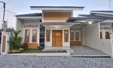 RUMAH MURAH, SIAP HUNI, ALL IN DEKAT PEREMPATAN TAJEM MAGUWOHARJO