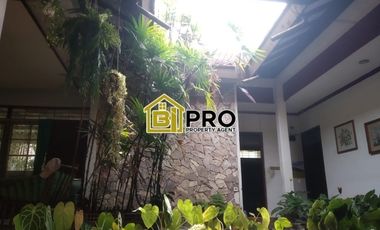 Dijual rumah lama di tubagus ismail bandung, daerah elit