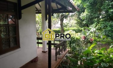 Dijual rumah lama di tubagus ismail bandung, daerah elit