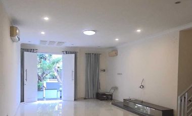 DISEWAKAN RUMAH MEWAH CITY RESORT CLUSTER HAWAII CENGKARENG