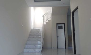 Rumah Siap Huni Bekasi, 2 Lantai Dekat Harapan Indah