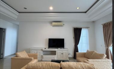 Disewakan Rumah Siap Huni Cluster De Maja di De Park  bsd