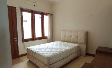 Rumah Furnish 2 Lantai Dalam Perum Lokasi Dekat Plaza Ambarukmo