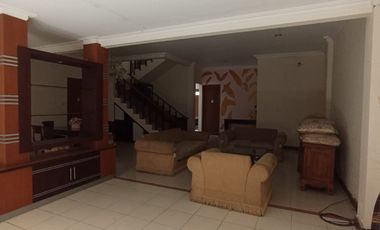 Rumah Furnish 2 Lantai Dalam Perum Lokasi Dekat Plaza Ambarukmo