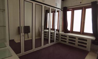 Rumah Furnish 2 Lantai Dalam Perum Lokasi Dekat Plaza Ambarukmo