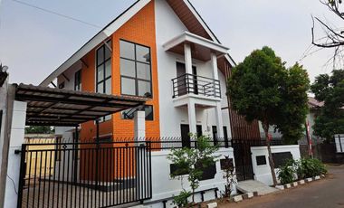 Disewakan Rumah Cantik Halaman Luas Dekat Akses KRL di Bintaro
