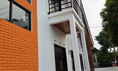 Disewakan Rumah Cantik Halaman Luas Dekat Akses KRL di Bintaro