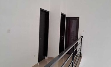 Disewakan Rumah Cantik Halaman Luas Dekat Akses KRL di Bintaro