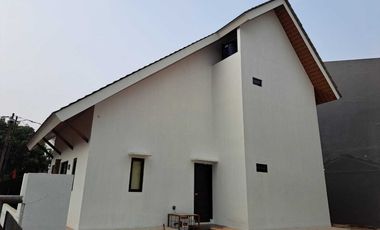 Disewakan Rumah Cantik Halaman Luas Dekat Akses KRL di Bintaro