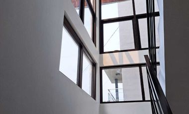 Disewakan Rumah Cantik Halaman Luas Dekat Akses KRL di Bintaro