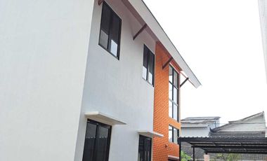 Disewakan Rumah Cantik Halaman Luas Dekat Akses KRL di Bintaro