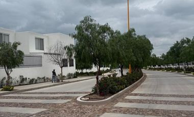 ESTRENA CASA AMPLIA EN RESIDENCIAL AL NORTE DE AGUASCALIENTES