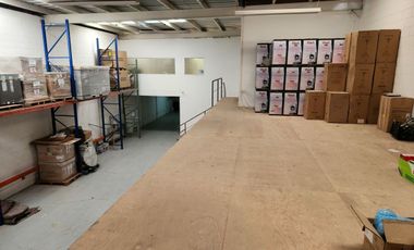 BODEGA COMERCIAL CON OFICINAS AVE. INDUSTRIAS