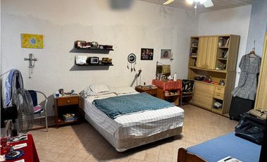 CASA EN VENTA EN AV. FLORES MAGON