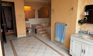 CASA EN VENTA EN AV. FLORES MAGON