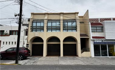 CASA EN VENTA EN AV. FLORES MAGON